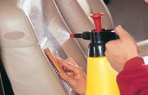 Najlepszy środek do czyszczenia wnętrza samochodu DIY