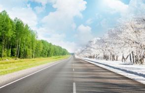Apakah mungkin mengemudi di musim panas dengan ban musim dingin?