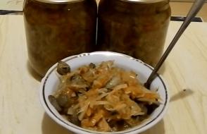 Resep solyanka jamur untuk musim dingin: dengan dan tanpa kubis, dengan chanterelles dan champignon