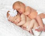 Mengapa bermimpi melahirkan anak perempuan kembar?