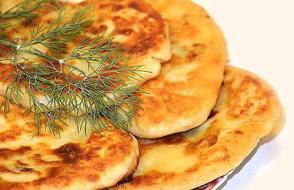 Potato cakes in a frying pan - quick recipes for a simple dish for every day How to make cakes from mashed potatoes